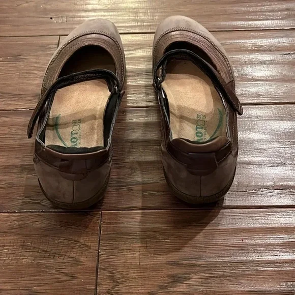 NAOT Kirei Mary Jane Suede Flats with Leather Uppers Size 6.5 - Picture 2 of 9